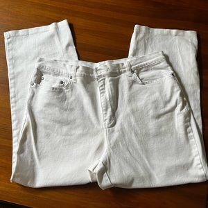 Style & Co White Jeans size 16 Short